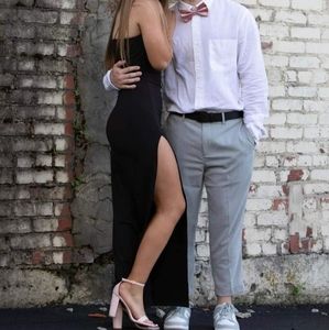 Long black formal simple dress. High slit size 2